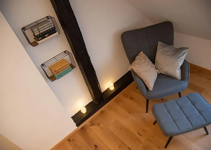 Penthouse Mit Altstadtflair Апартаменты *